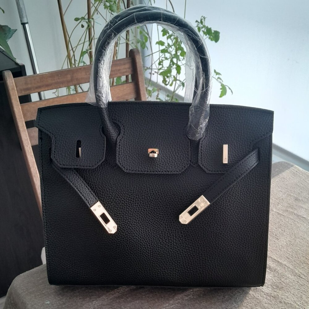 Black handbag medium size